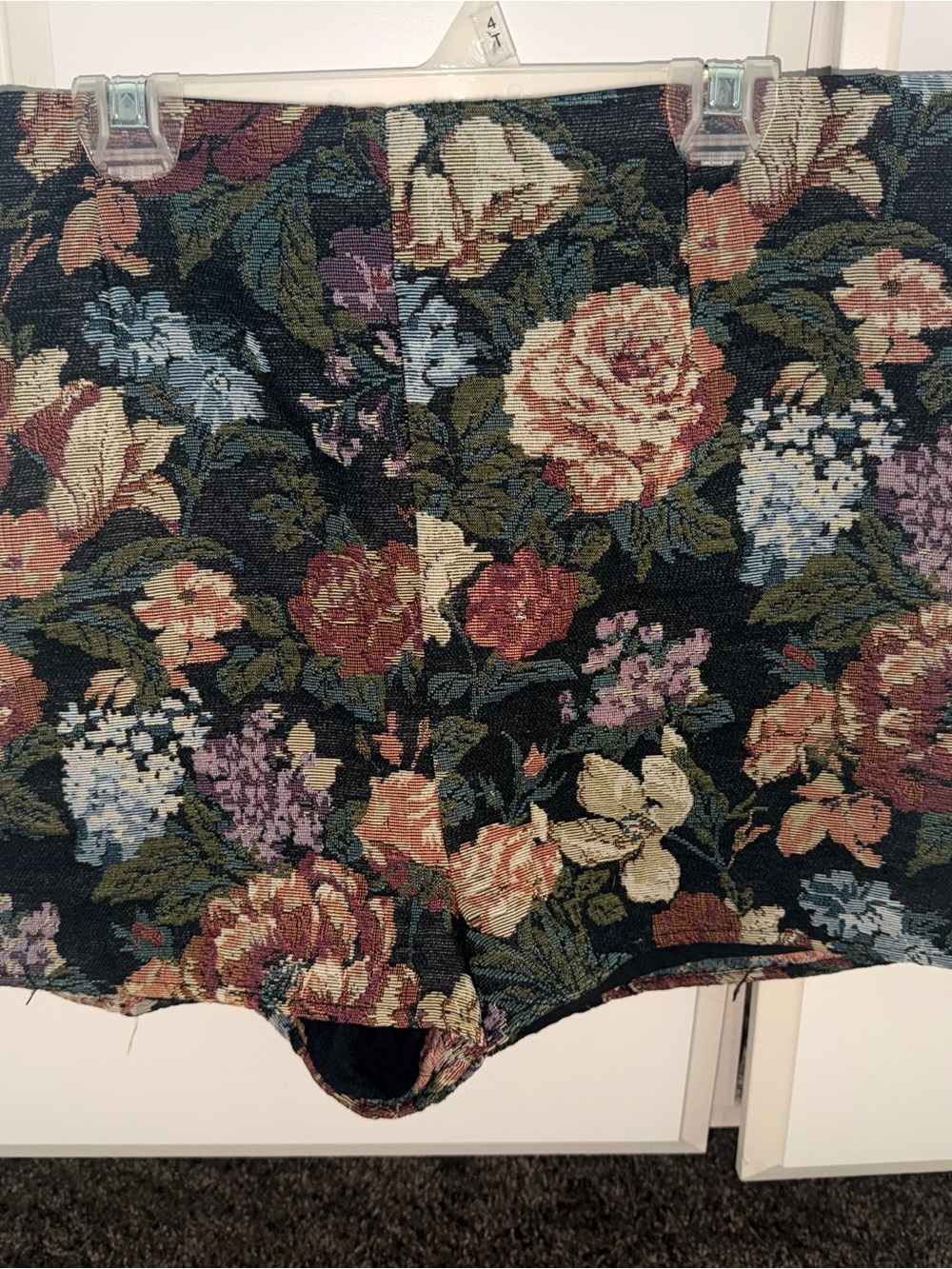 Like New Floral Tapestry-Print High Rise Women’s Shorts